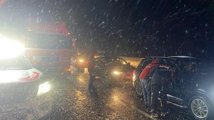 Çerkeş'te İstanbul yolu kapandı binlerce kişi saatlerce zor durumda kaldı