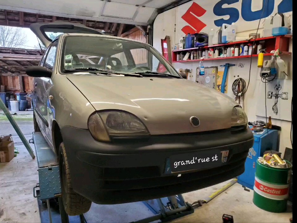 le moteur triumph sprint 900 dans la seicento