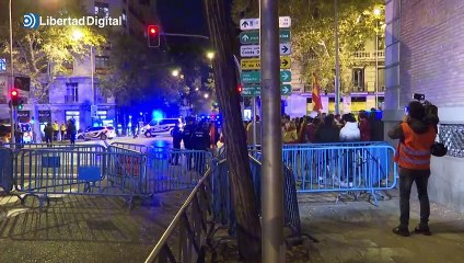 Decimoséptima protesta contra Sánchez en la sede del PSOE en Ferraz