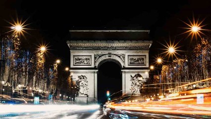 Les magnifiques décorations de Noël des Champs-Élysées révélées pour l'année 2023 !