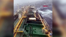 Karadeniz'de Dev Dalgalar Tanker Gemisini Salladı