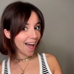La fille d'Alizée reprends "Moi... Lolita"