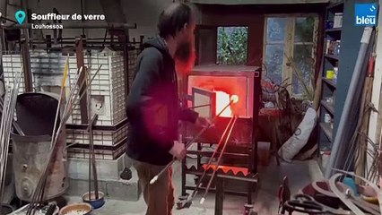 Création de boules de noël chez uns souffleur de verre