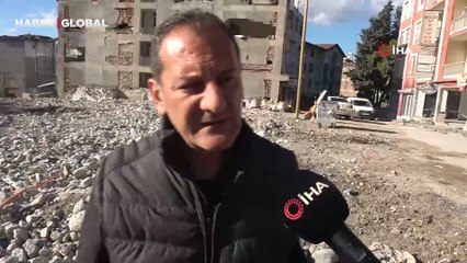 Enkazı kalkan binanın altında 10 metre derinliğinde obruk oluştu!