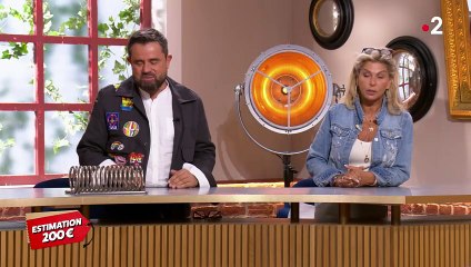 Un vendeur d'Affaire conclue en demande trop, une acheteuse s'emporte