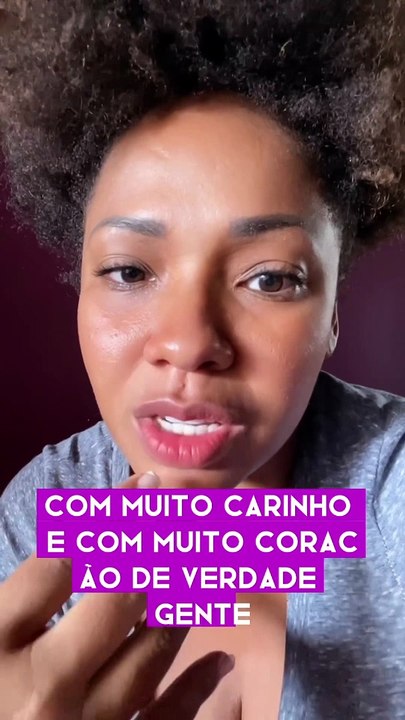 Ex-The Voice chora após vender apenas 11 ingressos em show: "Desesperada"