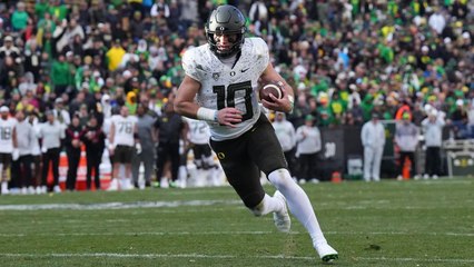 Oregon Triumphs 49-13 Over Arizona State, Keeping CFP Hopes Alive