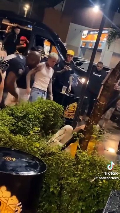 MC Daniel briga com namorado de fã e vídeo viraliza na web