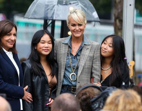 Laeticia Hallyday : ses filles Jade et Joy victimes de cyberharcèlement ? Elle dénonce