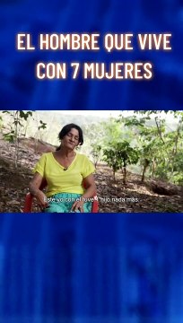 Hombre de la tercera edad vive con 7 mujeres