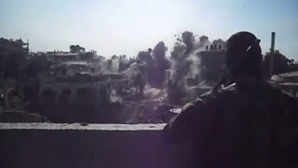 لحظة تفجير الجيش الإسرائيلي لحي سكني كامل في شمال #غزة  #العربية