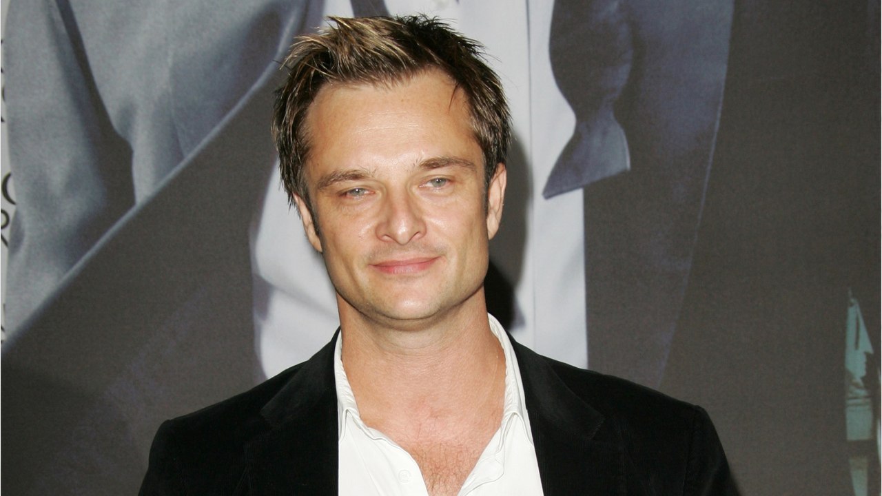 GALA VIDEO - Johnny Hallyday “sous influence” : David Hallyday ne mâche pas ses mots dans son nouveau livre