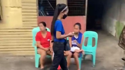 Woman's surprise return home after 4 years leaves mom and grandma enthralled with delight