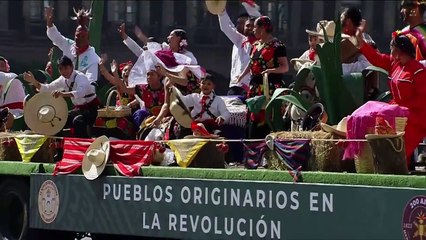 Desfile 20 de noviembre: Agrupamiento "Pueblos Originarios de la Revolución"