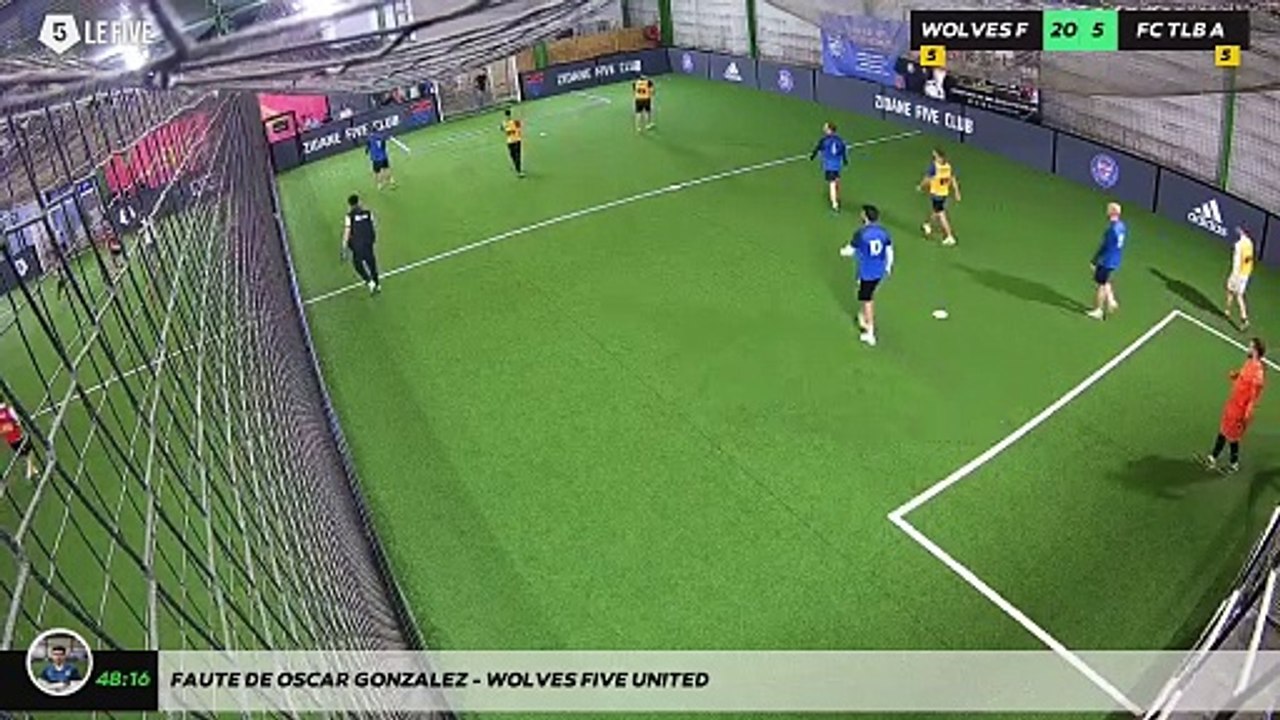 Faute de OSCAR GONZALEZ - WOLVES FIVE UNITED