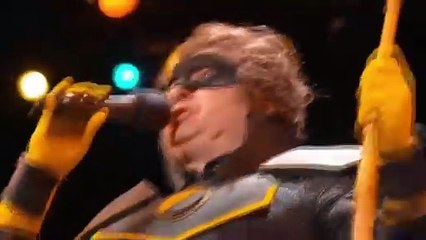 Arjantin'in yeni Devlet Başkanı Javier Milei'nin kostüm giyip şarkı söylediği anlar