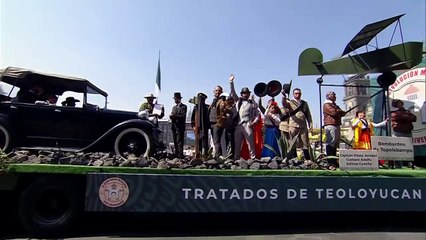 Desfile 20 de noviembre: Desfilan carros antiguos