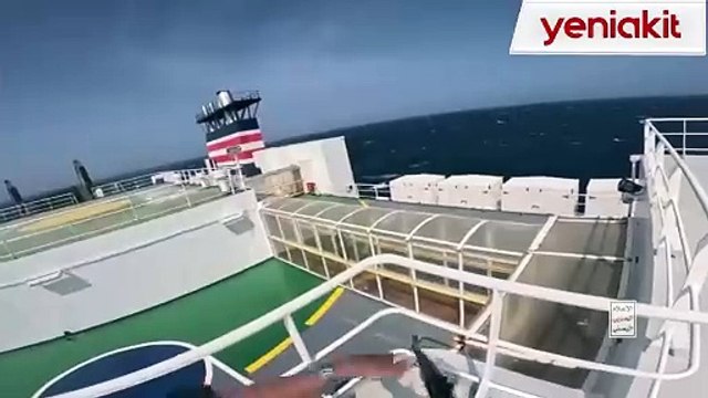 Husiler ele geçirdikleri İsrail gemisinin görüntülerini paylaştı
