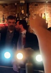 Intentan asesinar al líder de la derecha patriota de Países Bajos, Thierry Baudet, a 24 horas de las elecciones generales