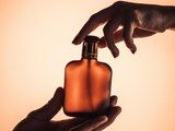 Parfums unisexes : plongez dans l'univers des fragrances mixtes !