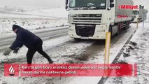 Kars’ta kar esareti! Araçlar yolda kaldı