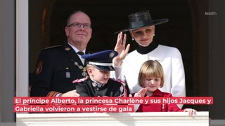 Charlene de Mónaco deslumbra en rojo junto a sus hijos Jacques y Gabriella