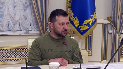 Chefe do Pentágono promete apoio dos EUA à Ucrânia 'por muito tempo'