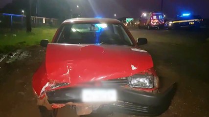 Colisão entre Gols deixa homem ferido no Trevo da Portal