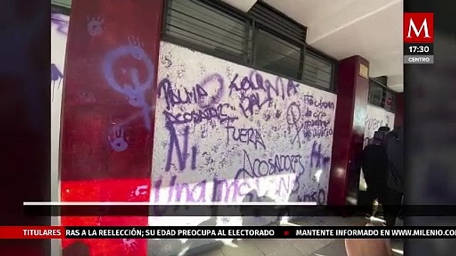 Alumnas de IPN agreden a profesor dentro de un salón de clases