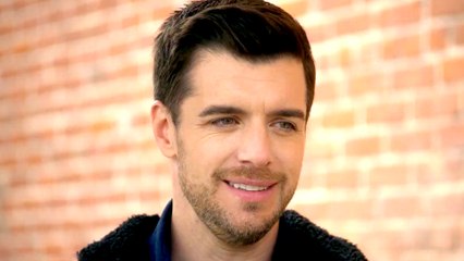 Exclusive First Look at Hallmark’s Heartwarming Holiday Film ‘Our Christmas Mural’ 🎄