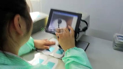 Adjusting the hole punch