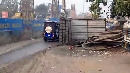 flyover निर्माण में लोग हो रहे परेशान