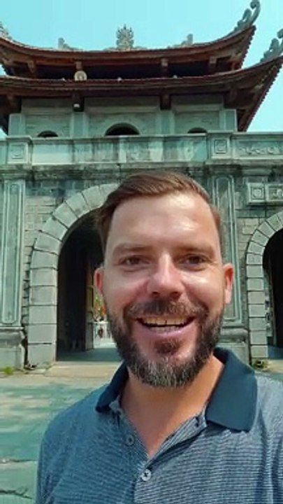 VIETNAM Travel  ANCIENT CAPITAL CITY