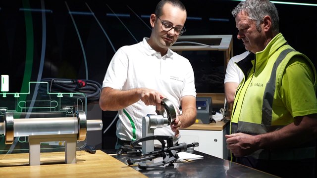 Lifetime Solutions Roadshow Truck presenta nuevas soluciones para las plantas de producción