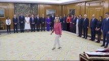La confusión de Calviño tras jurar su cargo provoca las risas entre el resto de ministros