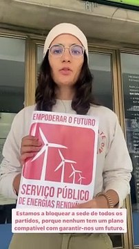 Ativistas climáticos bloqueiam sedes de partidos por falta de planos