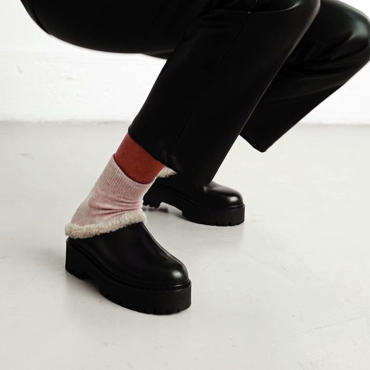 525-RAYA-CUIR-H23-NOIR_VIDEO
