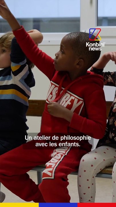 Jeudi dernier était la Journée mondiale de la philosophie. Il y a un an, on avait suivi un cours avec Edwige Chirouter, professeure de philosophie. Spoiler - les enfants ADORENT la philo !