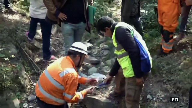 Inde: une caméra pour les 41 ouvriers bloqués dans un tunnel effondré