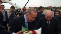 Erdoğan, Cezayir'de resmi törenle karşılandı