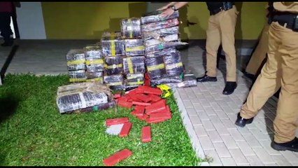 Polícia Militar desconfiou de veículo carregado com fuzil, munições e maconha