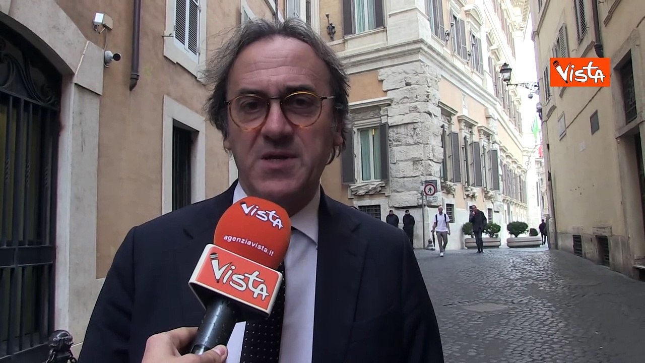 Bonelli: "Governo Meloni vuole cementificare ultime spiagge libere del nostro Paese"