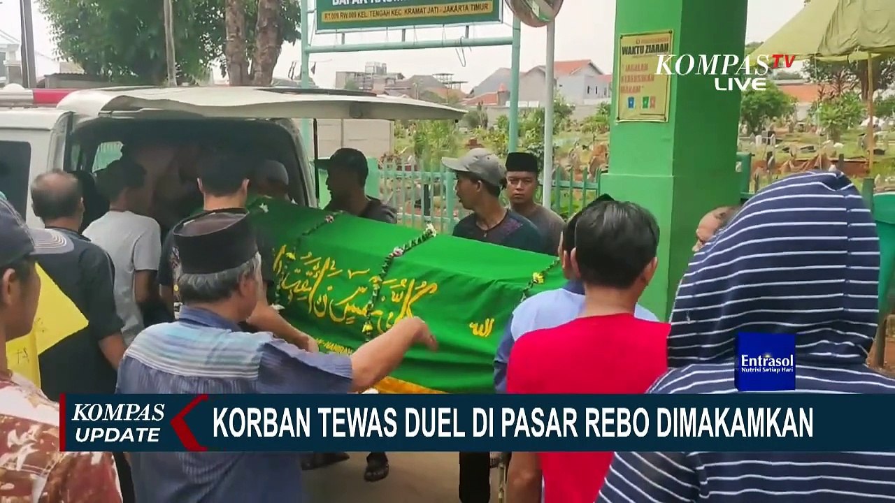 Proses Pemakaman Brata Klana, Korban Tewas Ditusuk Usai Duel di Pasar Rebo