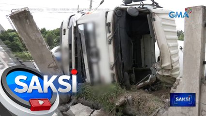 Truck, tumagilid at bumangga sa pader ng feedmill | Saksi