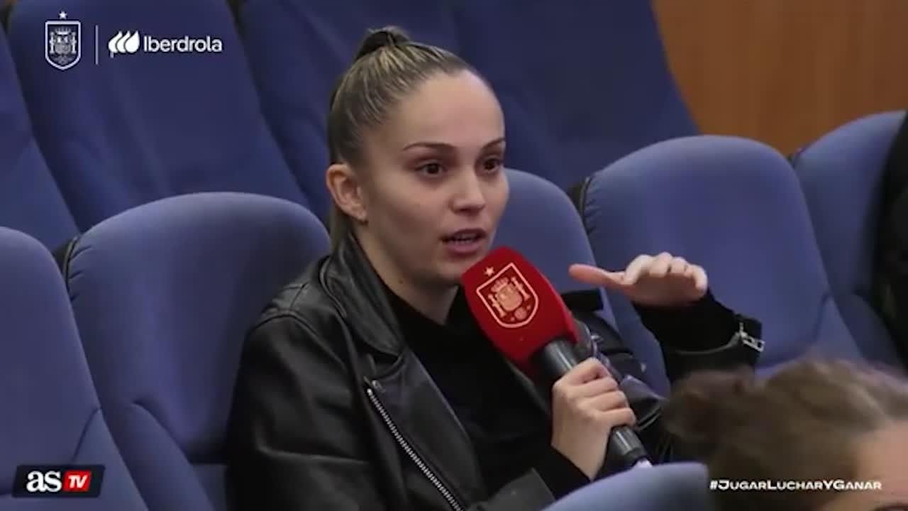 Montse Tomé explica cómo están las relaciones con Mapi León, Patri Guijarro y Claudia Pina, declaradas no seleccionables aún