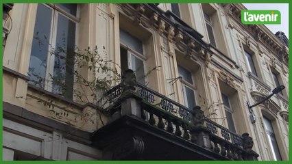 L'ancien bâtiment de la banque BNP Paribas Fortis se dégrade fortement dans la rue Royale à Tournai