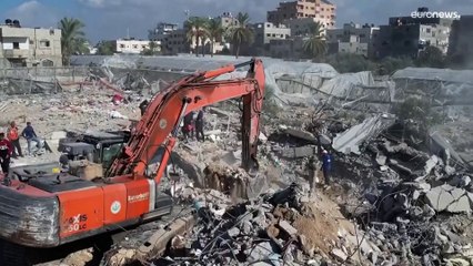 لقطات جوية تظهر مدى الدمار الذي حل بمخيم النصيرات للاجئين في غزة بعد قصف إسرائيلي عنيف