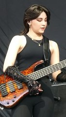 The Sound of a five-string Bass