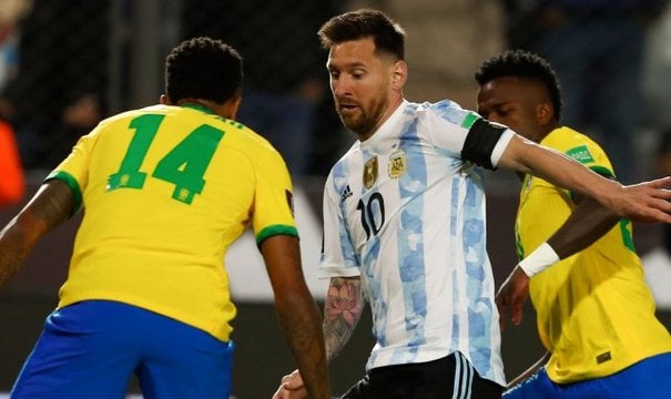 Affrontements en tribunes retardent le match Brésil-Argentine