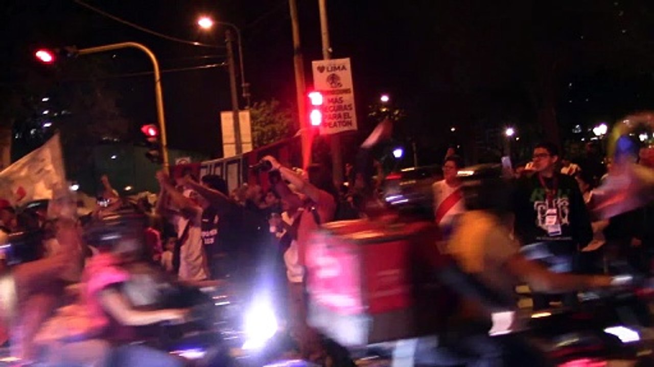 versus de hinchas peruanos vs. hinchas venezolanos clasificatorias rumbo al mundial 2026